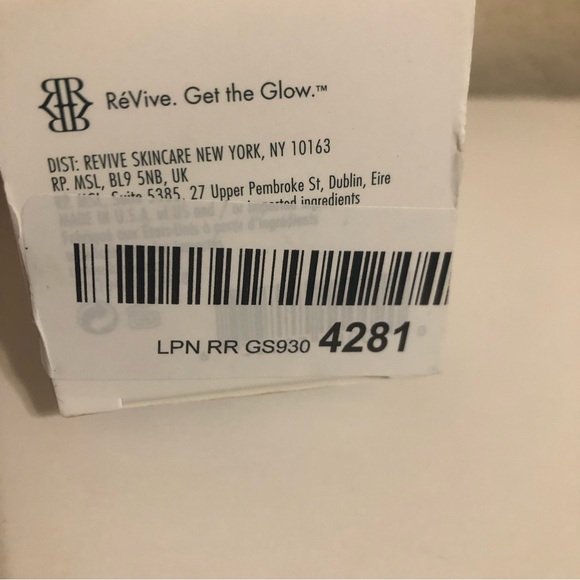 NIB ReVive Cream Cleanser - Picture 7 of 8